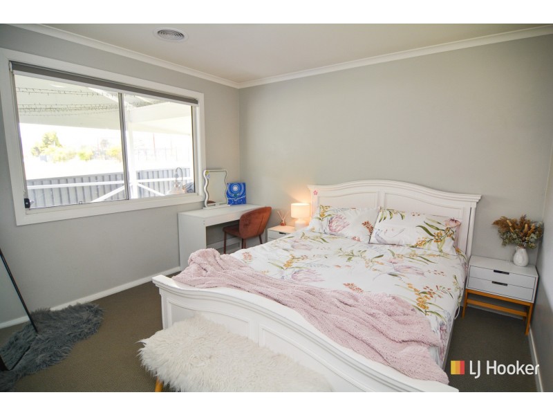 18 Chivers Close, Lithgow NSW 2790