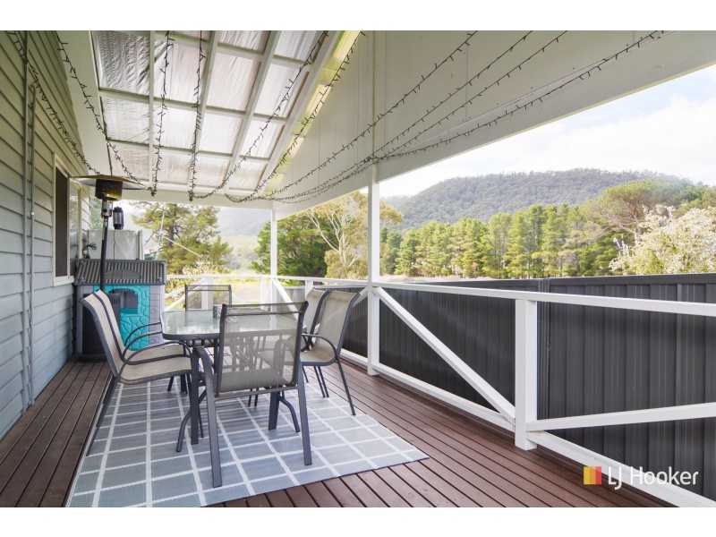 18 Chivers Close, Lithgow NSW 2790