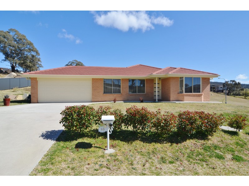 10 Kirby Avenue, Lithgow NSW 2790