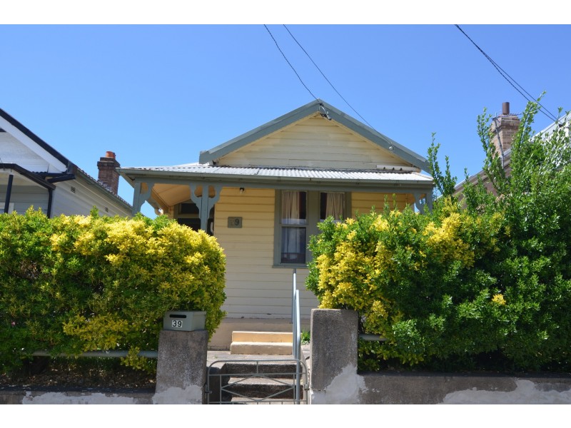 39 Calero Street, Lithgow NSW 2790