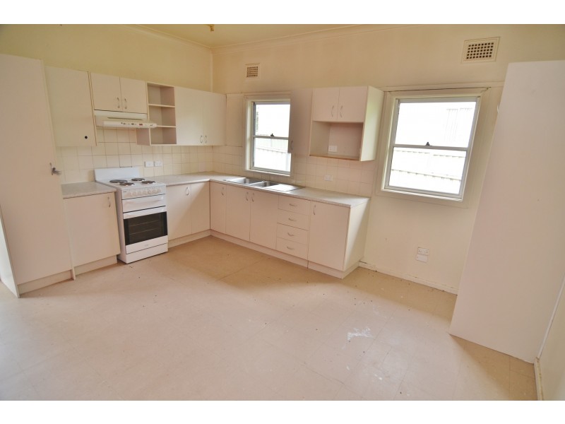43 Andrew Street, Lithgow NSW 2790