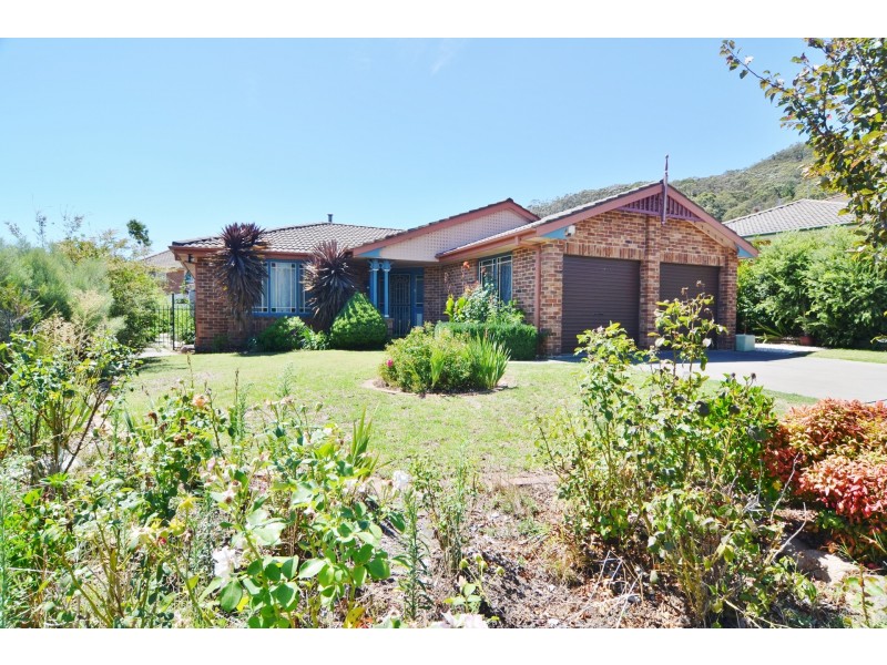 9 Robinia Drive, Lithgow NSW 2790