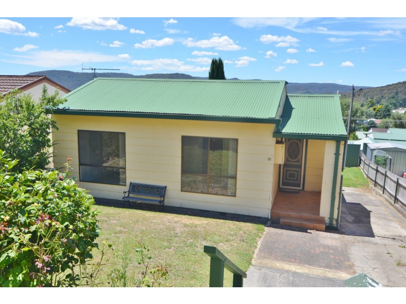 16 Fourth Street, Lithgow NSW 2790