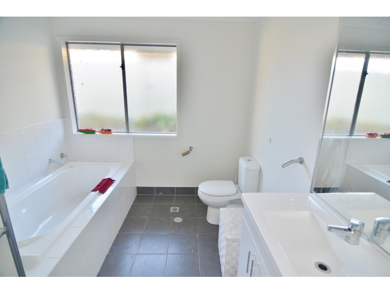 64 Cary Avenue, Wallerawang NSW 2845