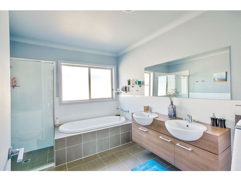 7 Sandalwood Drive, Lithgow NSW 2790