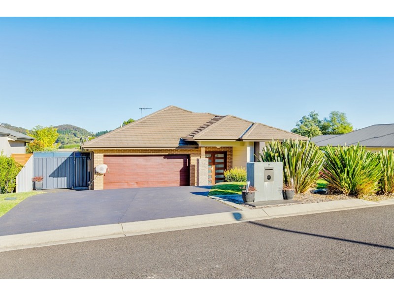7 Sandalwood Drive, Lithgow NSW 2790