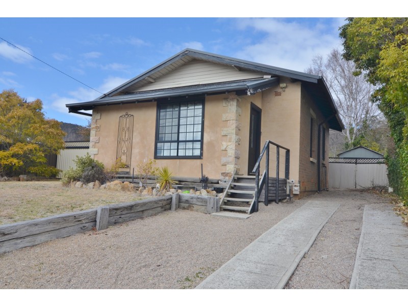 12 Lone Pine Avenue, Lithgow NSW 2790