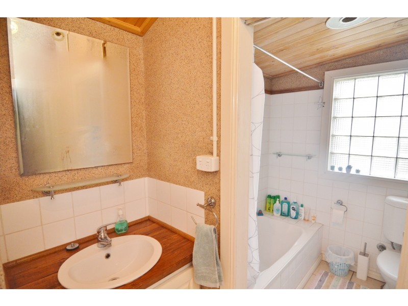 12 Lone Pine Avenue, Lithgow NSW 2790