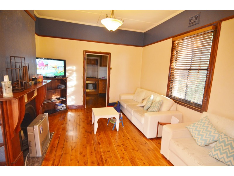 12 Lone Pine Avenue, Lithgow NSW 2790