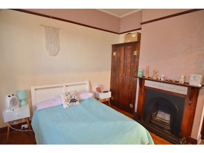 12 Lone Pine Avenue, Lithgow NSW 2790