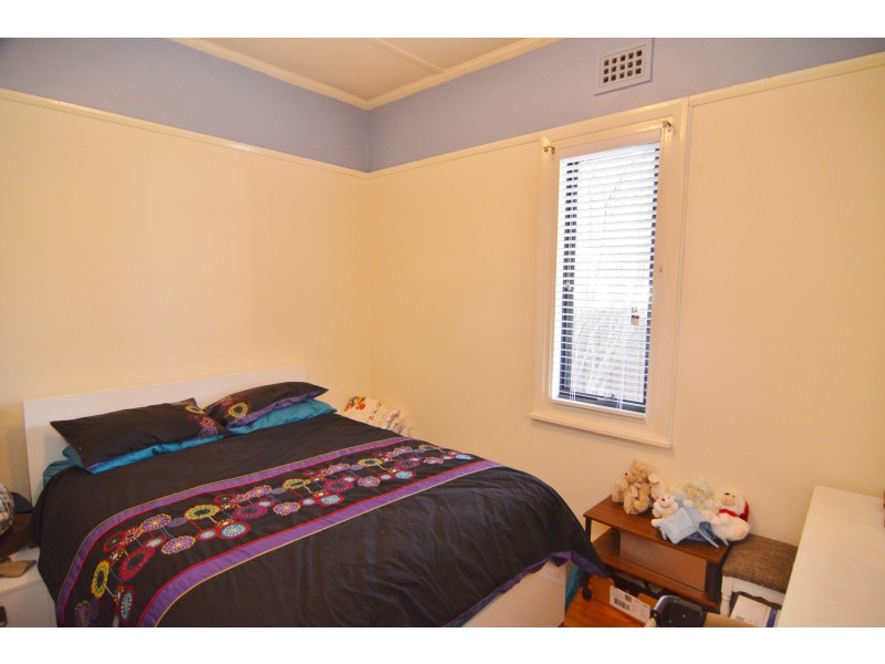 12 Lone Pine Avenue, Lithgow NSW 2790