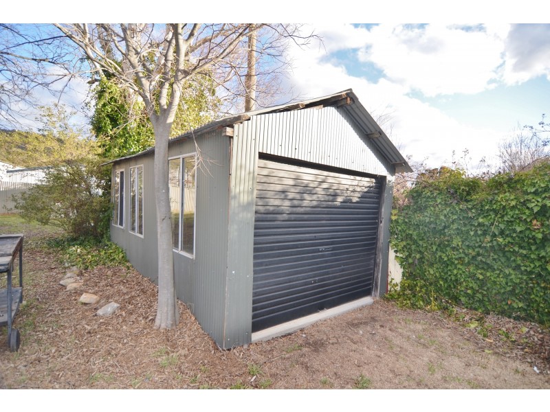 12 Lone Pine Avenue, Lithgow NSW 2790
