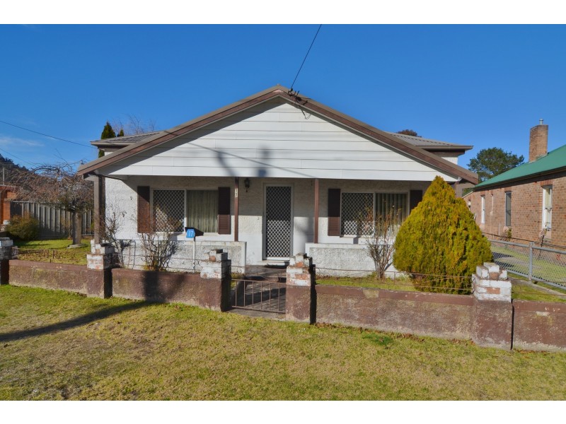 17 Macauley Street, Lithgow NSW 2790