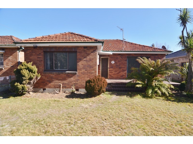 47 Martini Parade, Lithgow NSW 2790