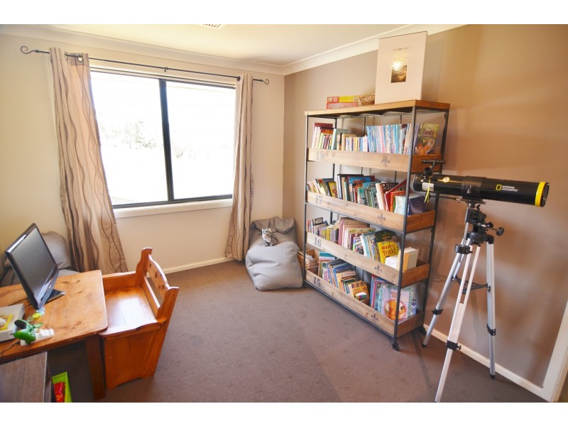 10 Walker Drive, Wallerawang NSW 2845
