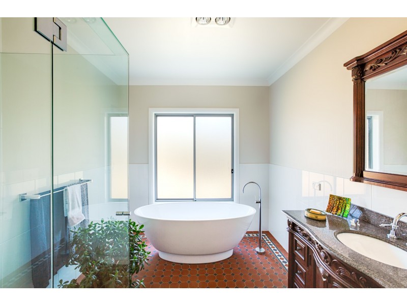 28 Arcadia Place, Meadow Flat NSW 2795