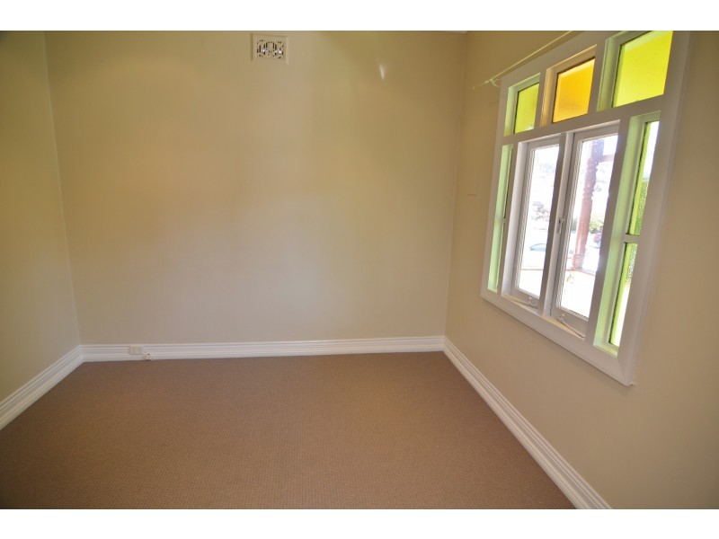 19 Sandford Avenue, Lithgow NSW 2790