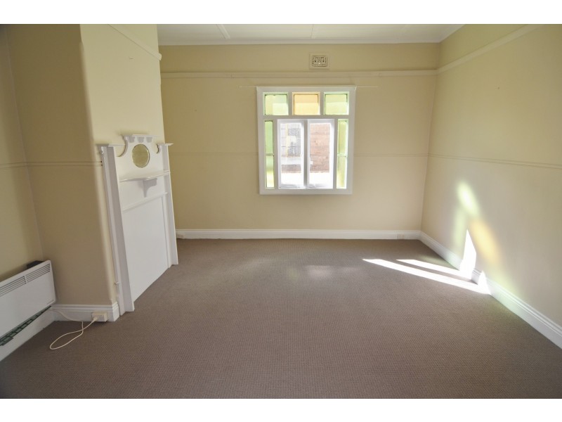 19 Sandford Avenue, Lithgow NSW 2790