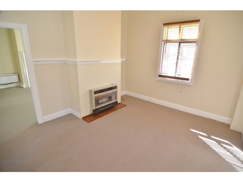 19 Sandford Avenue, Lithgow NSW 2790