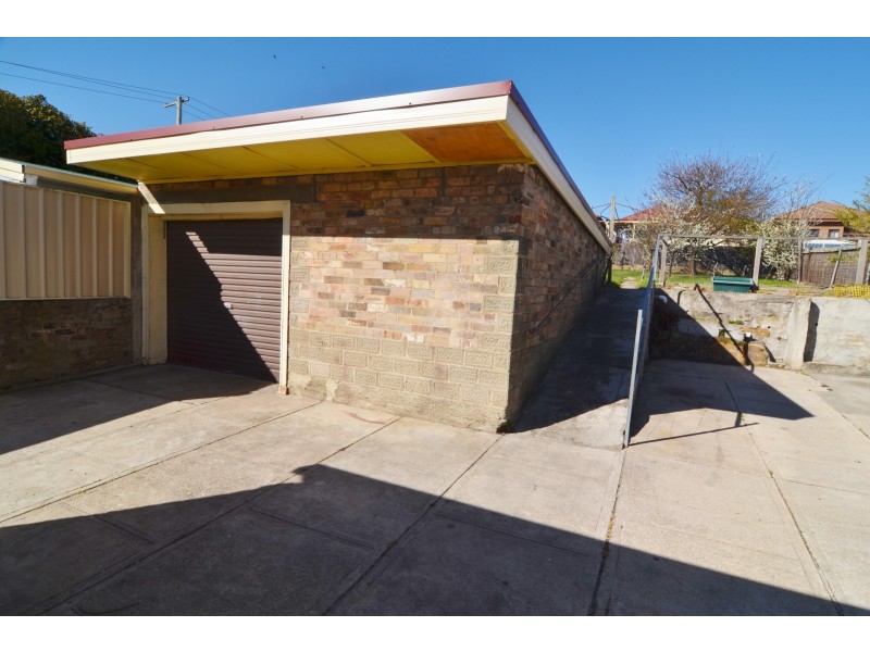 19 Sandford Avenue, Lithgow NSW 2790