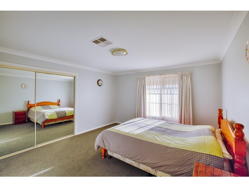 2 Korra Street, Marrangaroo NSW 2790