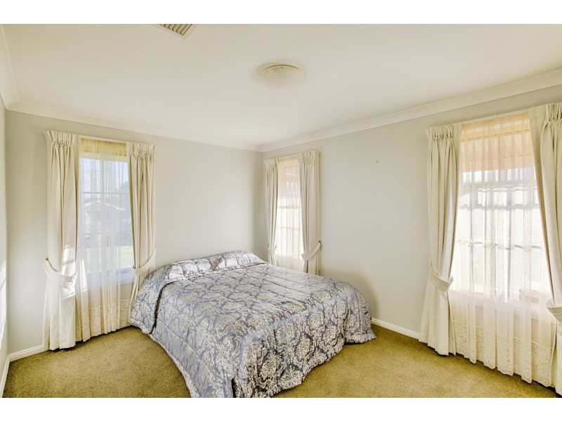 2 Korra Street, Marrangaroo NSW 2790