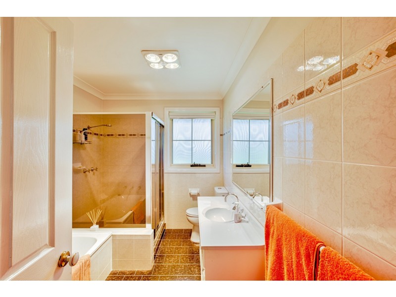2 Korra Street, Marrangaroo NSW 2790