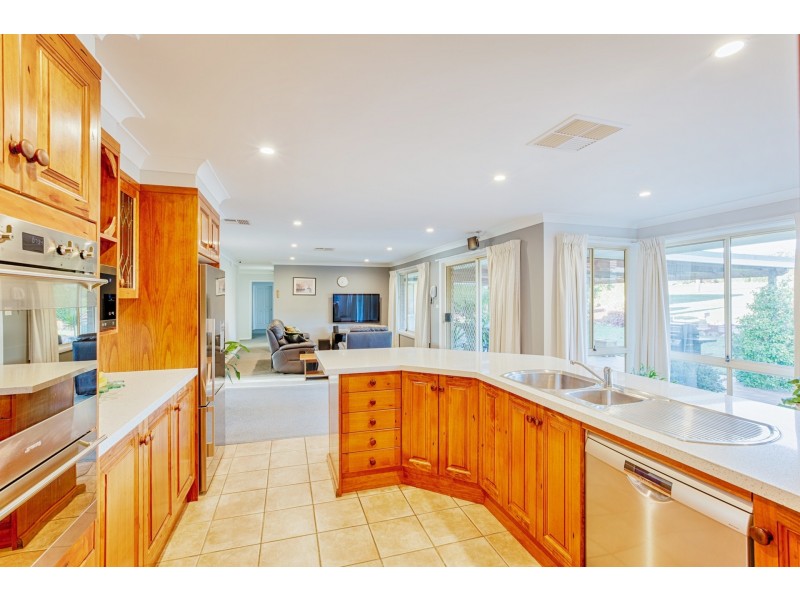 2 Korra Street, Marrangaroo NSW 2790