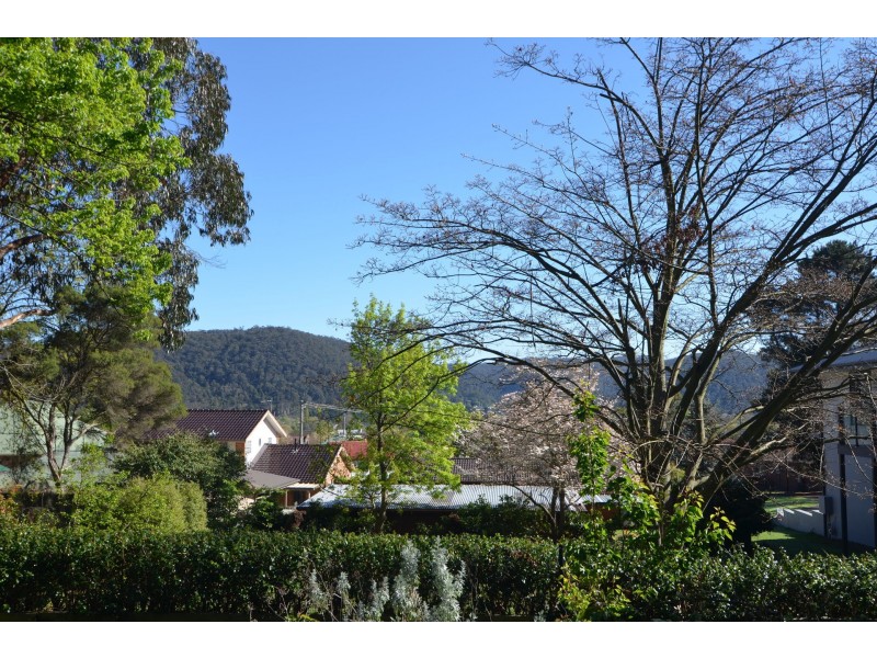 16 Birdwood Street, Lithgow NSW 2790