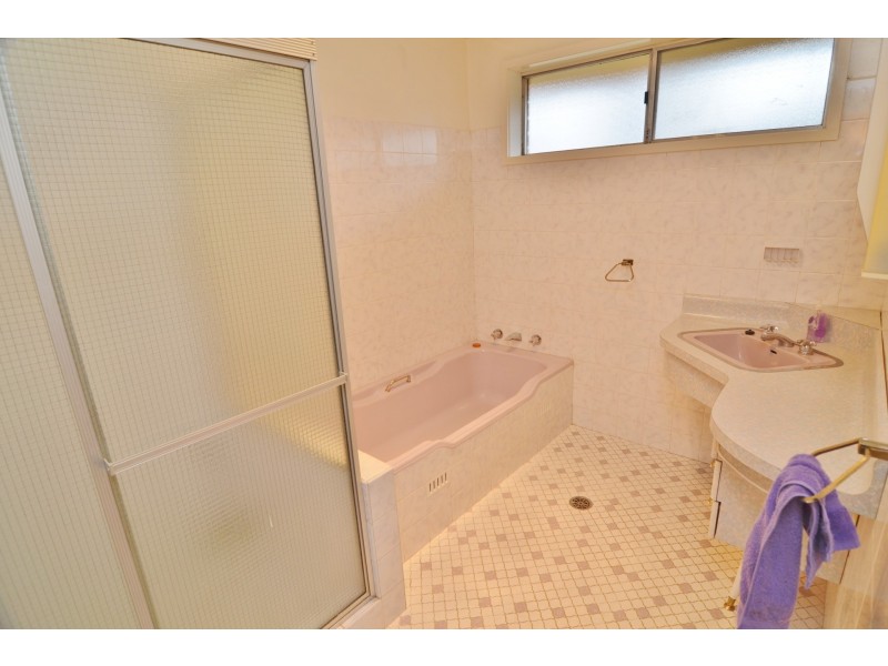 8 Rifle Parade, Lithgow NSW 2790