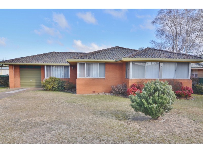 8 Rifle Parade, Lithgow NSW 2790