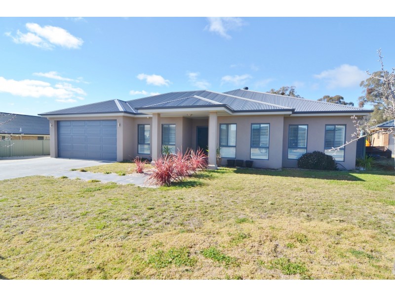 16 Robertson Street, Lithgow NSW 2790