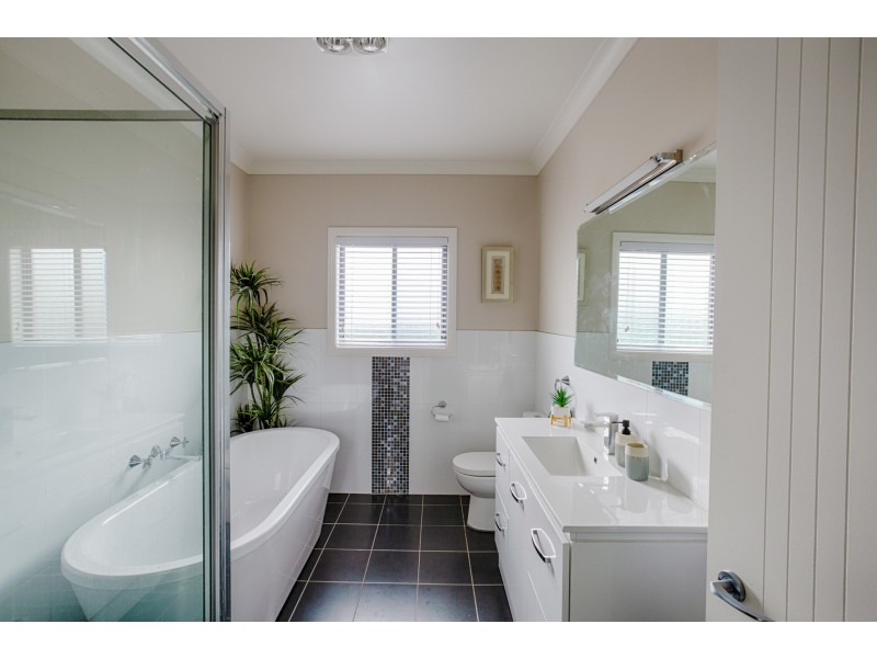 16 Robertson Street, Lithgow NSW 2790