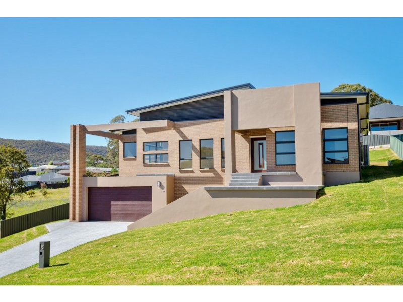 18 Thornton Avenue, Lithgow NSW 2790
