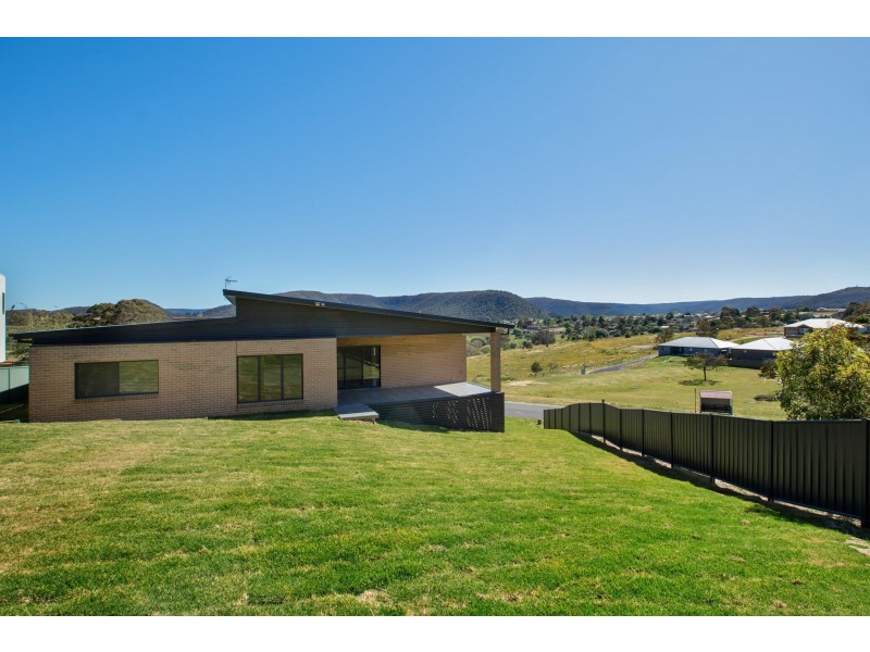 18 Thornton Avenue, Lithgow NSW 2790