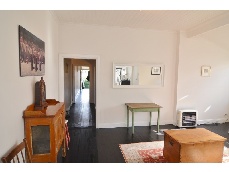 33 Calero Street, Lithgow NSW 2790