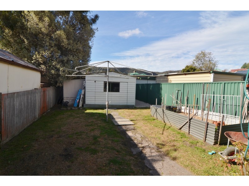 33 Calero Street, Lithgow NSW 2790