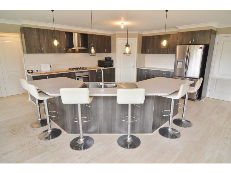 14 Creek Street, Portland NSW 2847