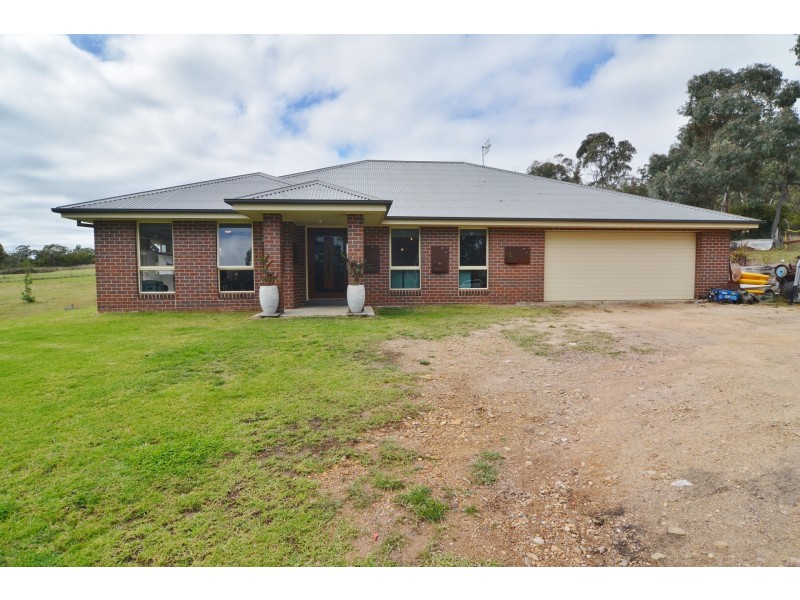 14 Creek Street, Portland NSW 2847