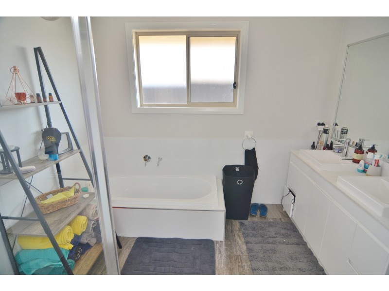 27 Fitzgerald Street, Wallerawang NSW 2845