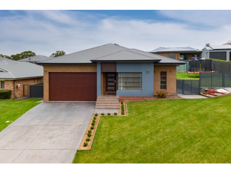 16 James O’ Donnell Drive, Lithgow NSW 2790