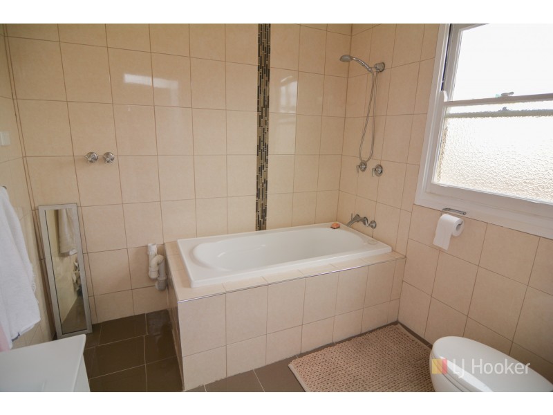 2 Outer Crescent, Lithgow NSW 2790