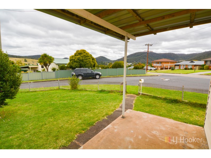 2 Outer Crescent, Lithgow NSW 2790