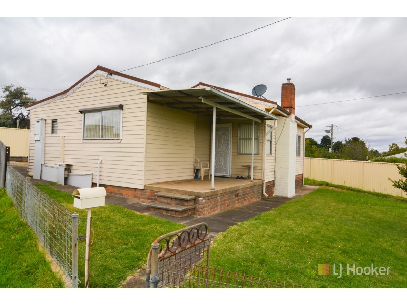 2 Outer Crescent, Lithgow NSW 2790