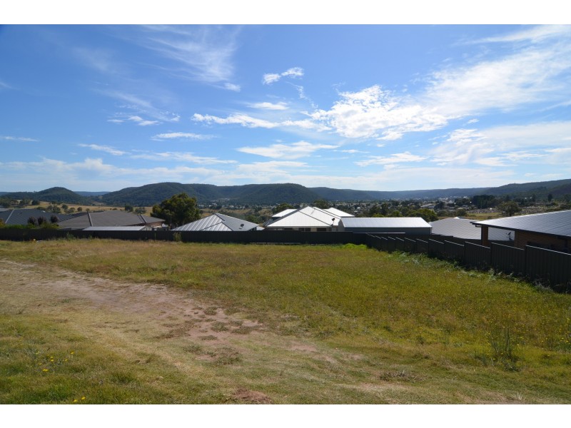 17 Hillcrest Avenue, Lithgow NSW 2790