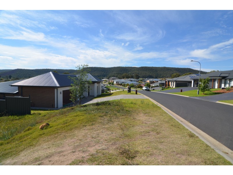 17 Hillcrest Avenue, Lithgow NSW 2790