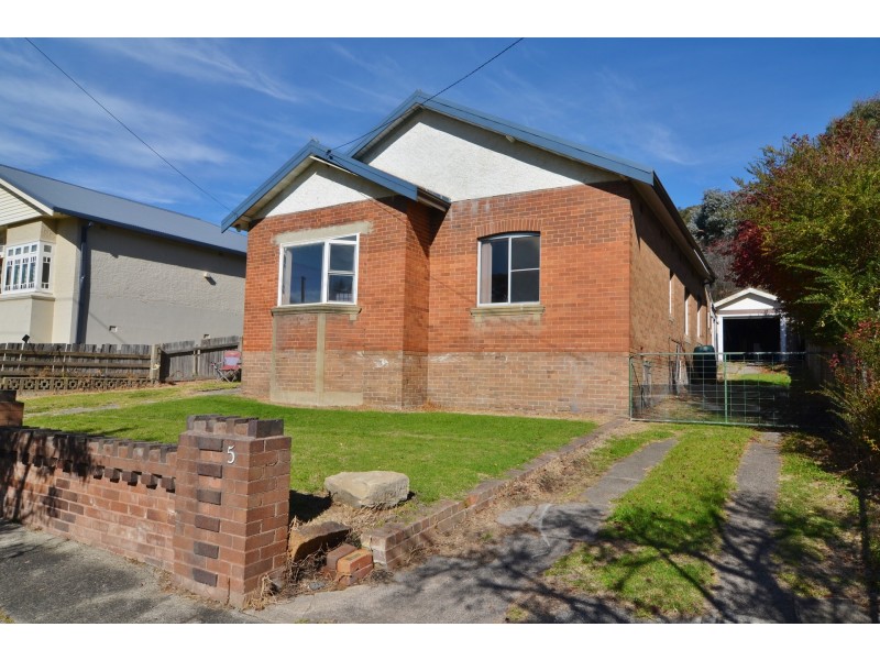 5 Birdwood Street, Lithgow NSW 2790