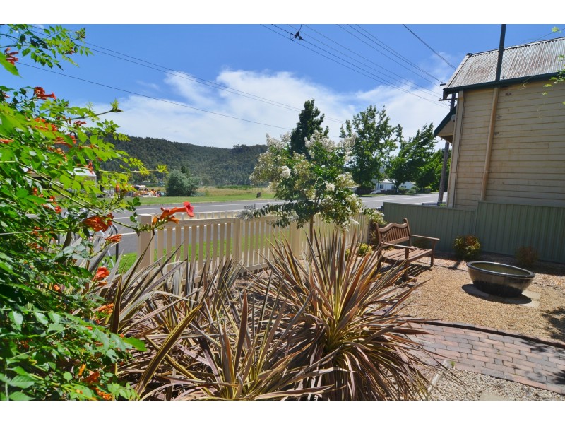 99 Chifley Road, Lithgow NSW 2790