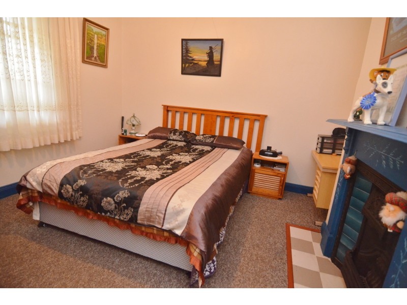 11 Park Parade, Lithgow NSW 2790