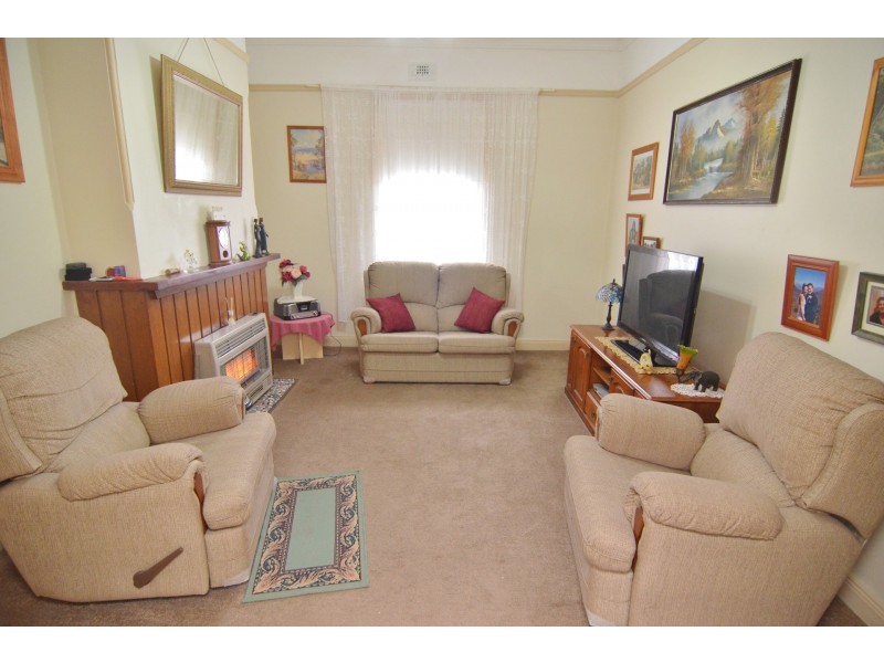 11 Park Parade, Lithgow NSW 2790